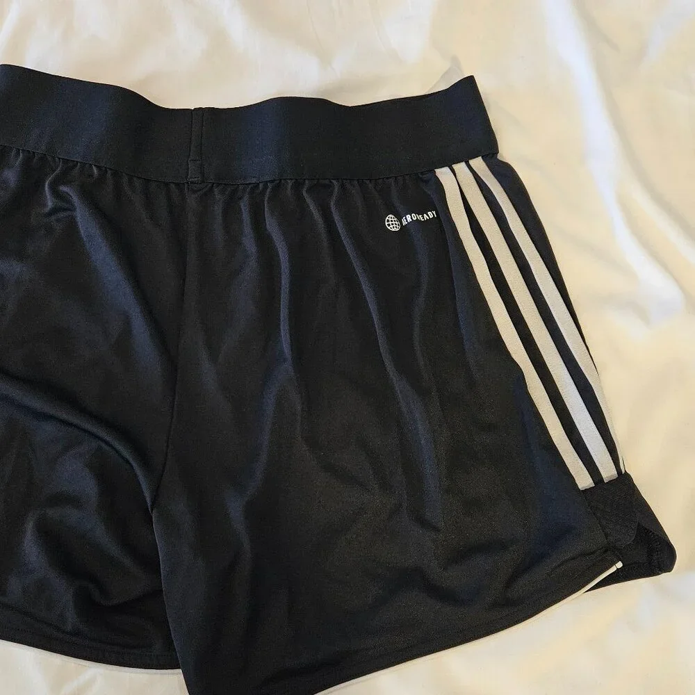 Adidas Shorts - Picture 5 of 8
